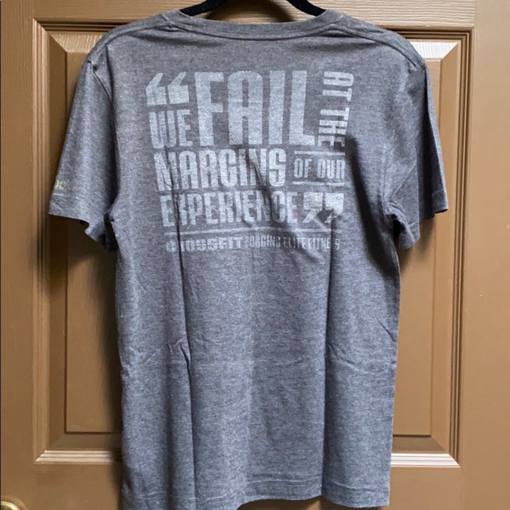 Reebok shirt - Picture 5 of 5